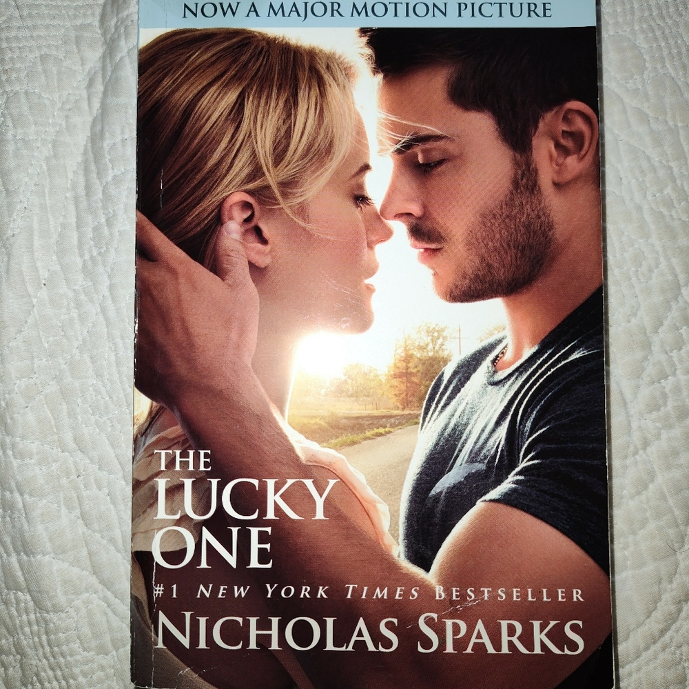 The Lucky One by Nicholas Sparks Book